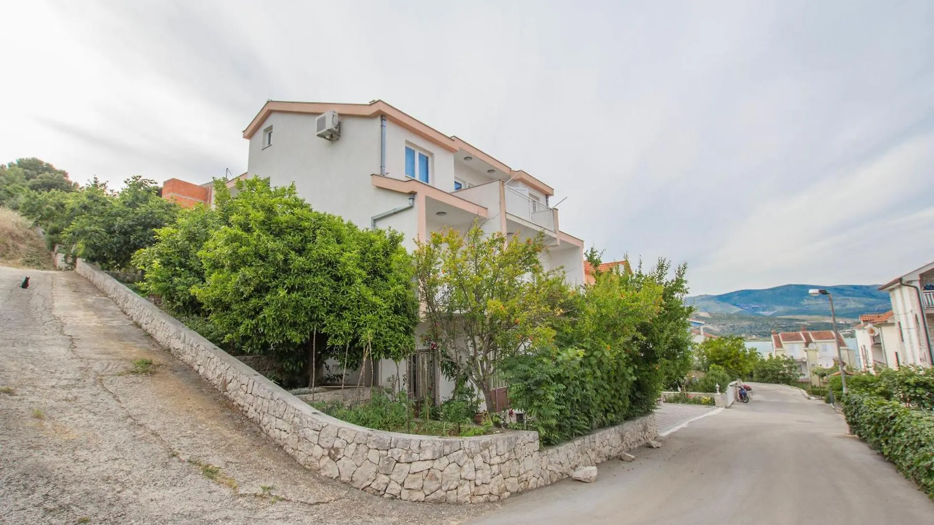 Apartments Marko Trogir 0*,